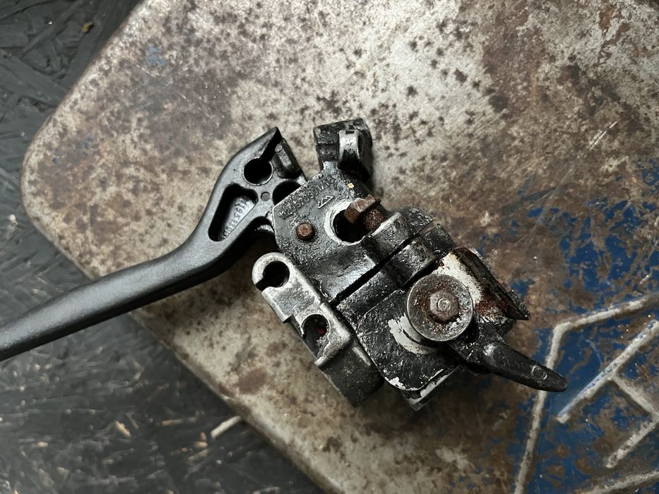 Simson S51 SR50 KR51 korpus manetki gazu klamka DDR okazja