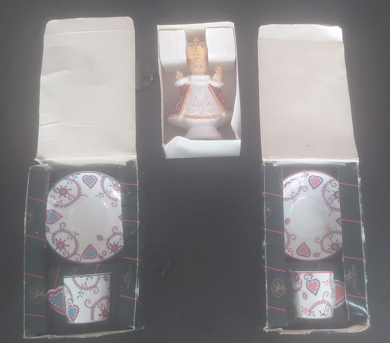 Chávenas vista Alegre + Aureta figural