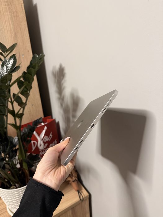 Used iPad 10 64 silver