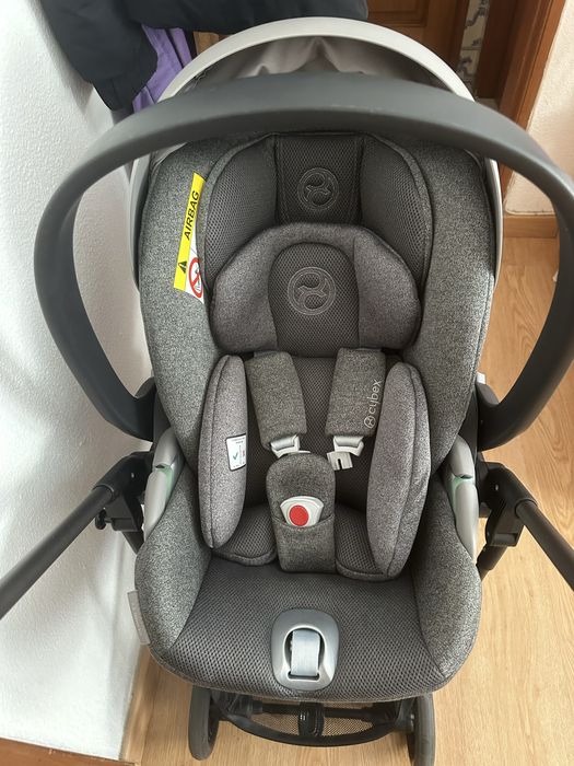 Vendo Carrinho Cybex + ovo Cloud T + adaptadores