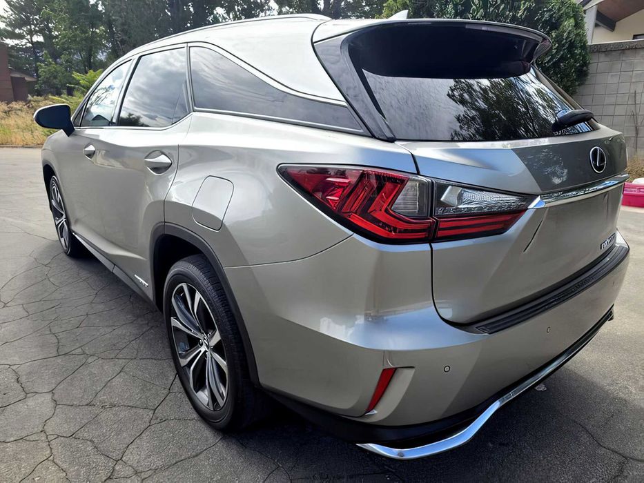 Lexus RX      2021