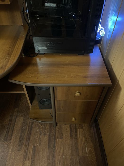 Компютерний стіл для компютера/роботи