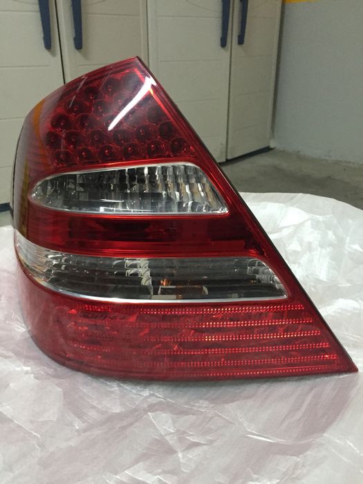Farol Traseiro Mercedes Class E - "" NOVO ""