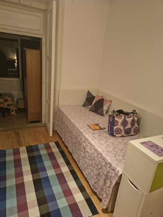 Quarto com duas cama para senhora