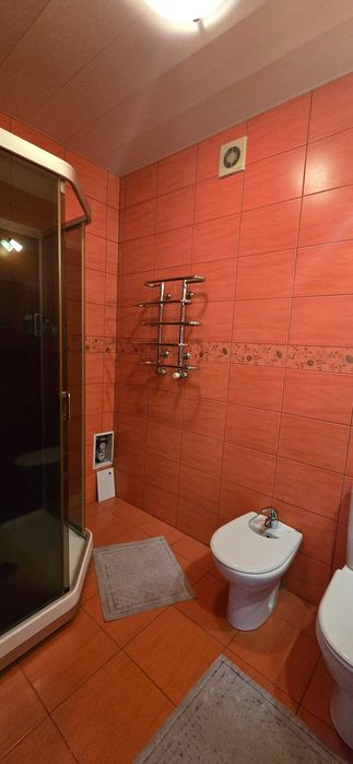 Продам трикімнатну квартиру в центрі міста