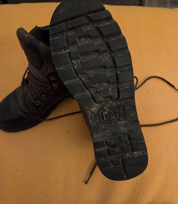 Botas Caterpillar em 42 ou 9 USA