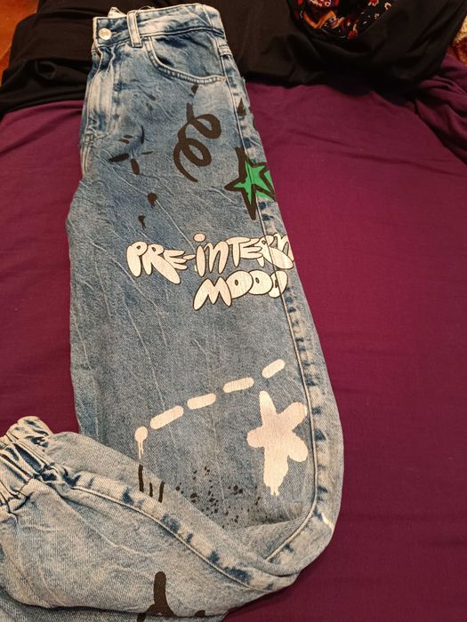 Calça de ganga da Bershka com.desenhos n 32