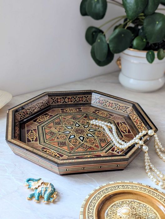 Ośmiokątna taca mozaikowa z inkrustacją z masy perłowej