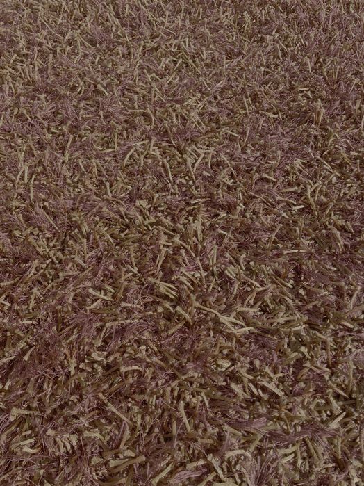 Carpete em tons de castanho/dourado