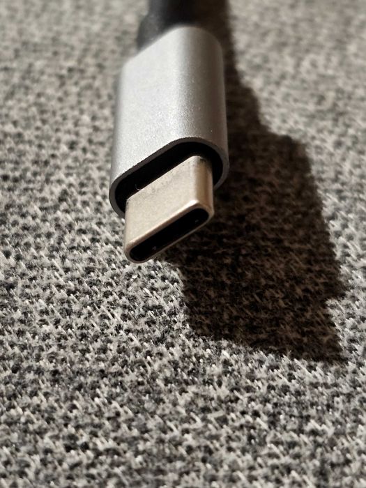 Adapter USB-C → VGA marki Yenkee.