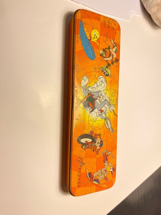 Estojo escolar em lata vintage