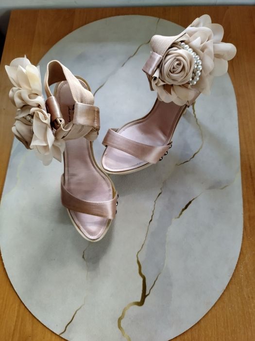 Босоніжки модельні!