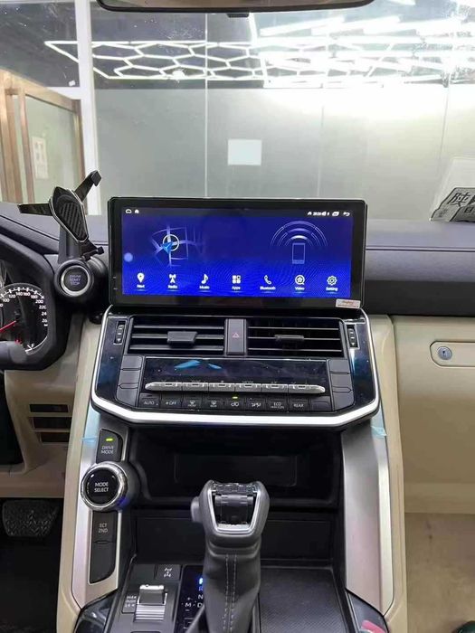 Магнитола Toyota Land Cruiser LC 300 2021-2026 Тойота Ленд Крузер ЛС 300 головное устройство