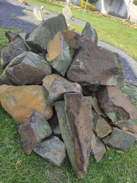 Kamień ogrodowy żółty