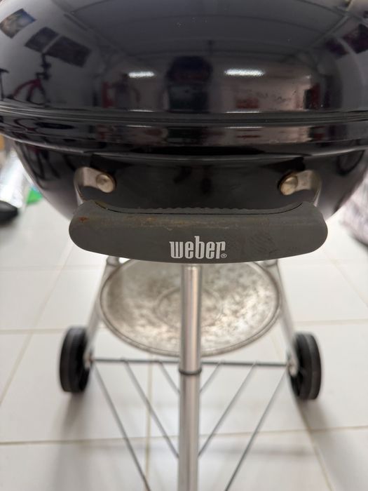 Barbecue Weber 47cm in good condition.