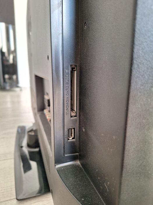 Telewizor LG 32 cale LCD z dekoderem