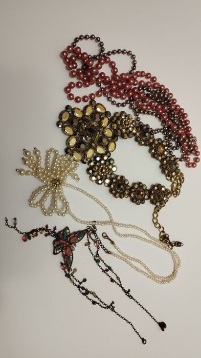 Лот різної біжутерії