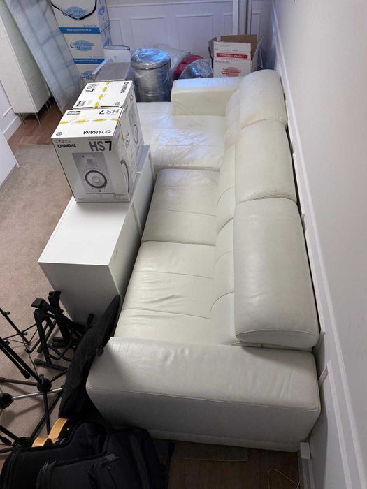 Sofá em pele com Chaise Longue