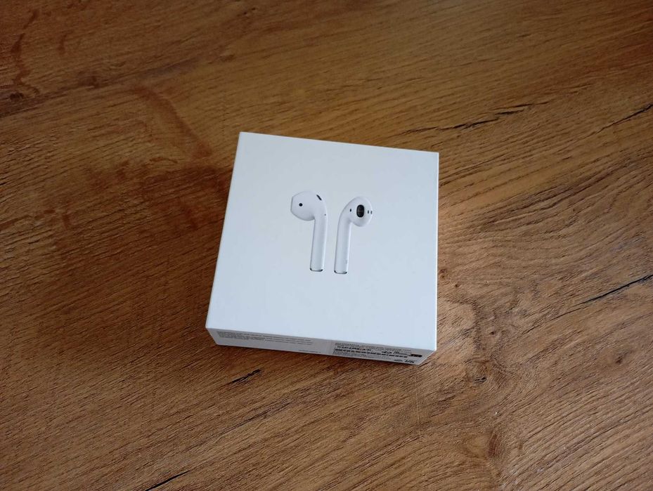 Pudełko do słuchawek AirPods firmy Apple