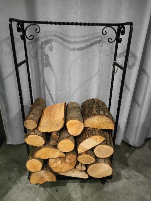 Stojak na drewno kominkowe