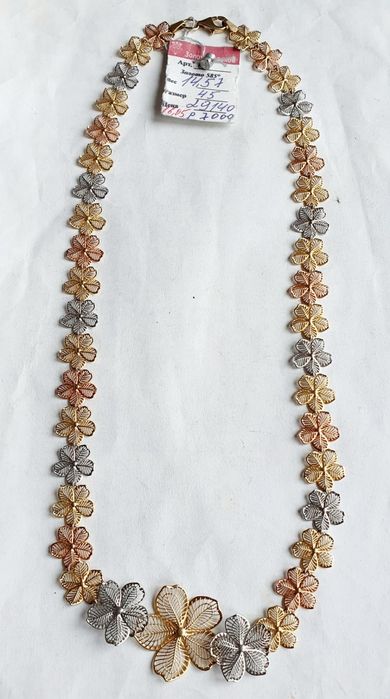 В продаже золотые колье 585 пробы