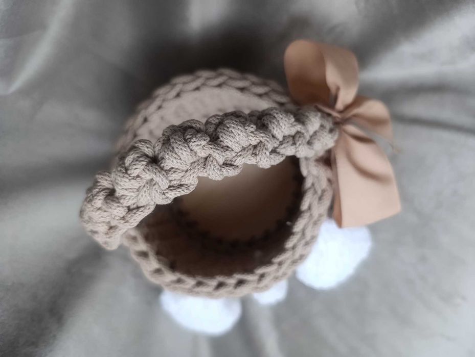 Koszyk wielkanocny z uszami królik