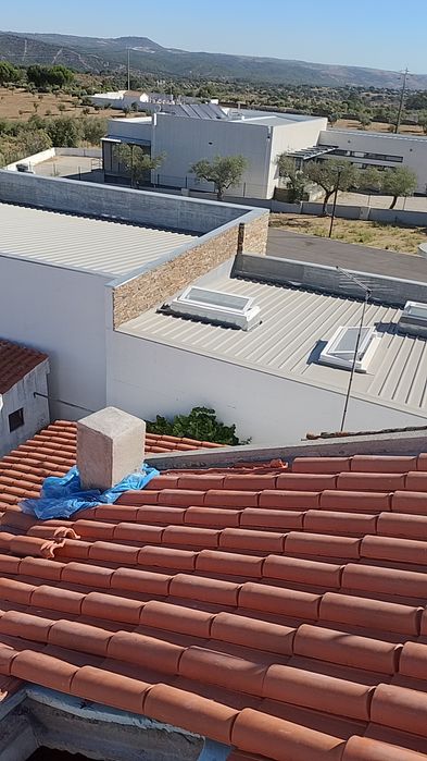 Só telhado é pintura