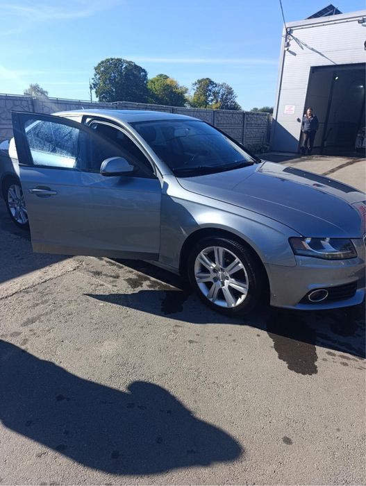 Audi A4 B8 2010 • 2.0 TFSI • Quattro • Автомат