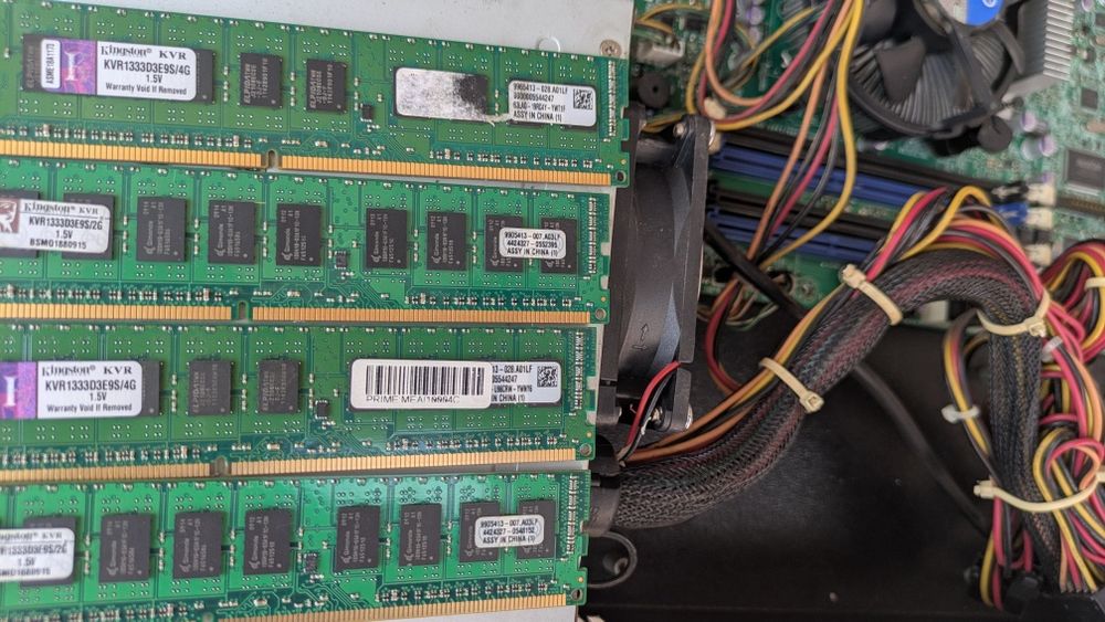 Сервер Super micro 2 LGA 2011 E5 2670 40 gb