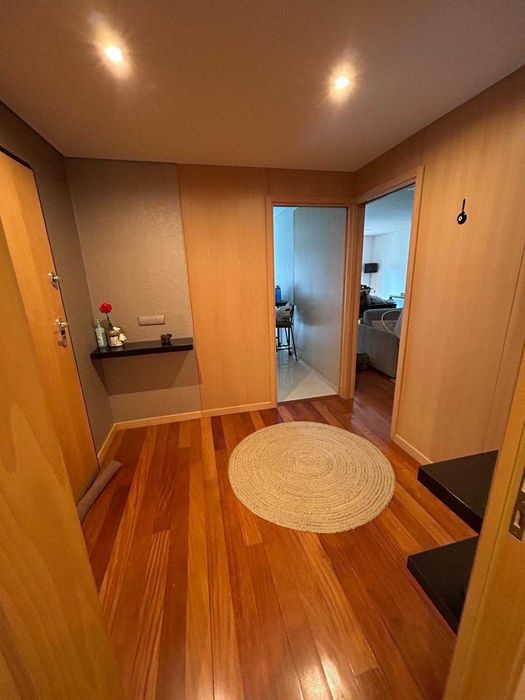 Apartamento com quartos partilhados
