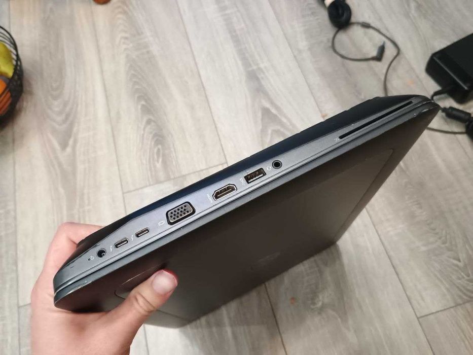 HP Zbook 17 g4 i7-7820HQ\16gb\Quadro m1200 4gb\256 SSD FHD