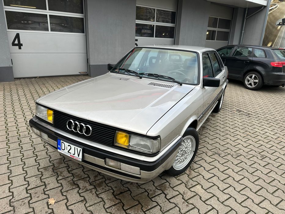 Audi 90 4000 sedan
