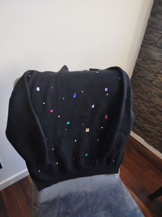 Sweter klasyczny zdobiony S/M