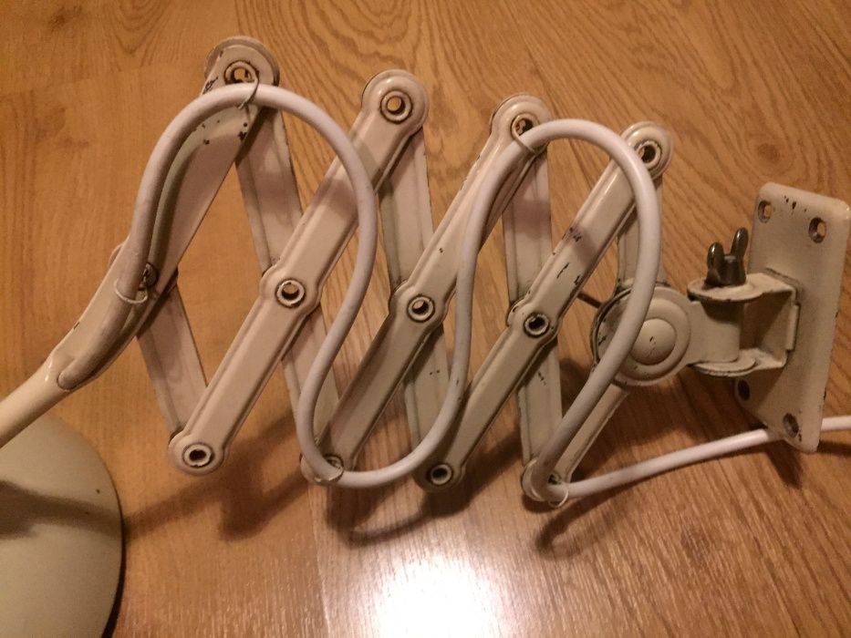 Candeeiro tesoura Kaiser Idell modelo 6718 em branco