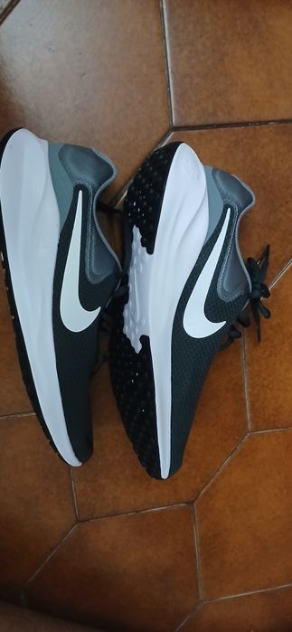 Tenis masculino Nike revolution 7