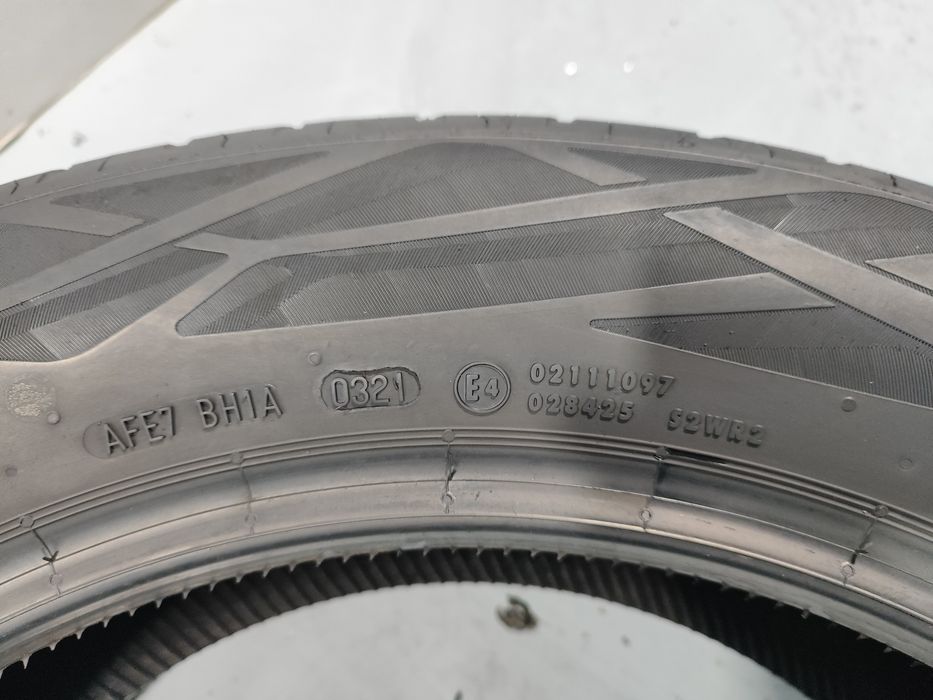 2 pneus semi novos 235-55R19 Continental - Ofera dos portes