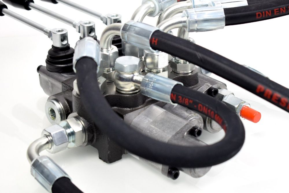 Rozdzielacz hydrauliczny MF 235, 255 3-sekcyjny, 2812 Ursus 3512