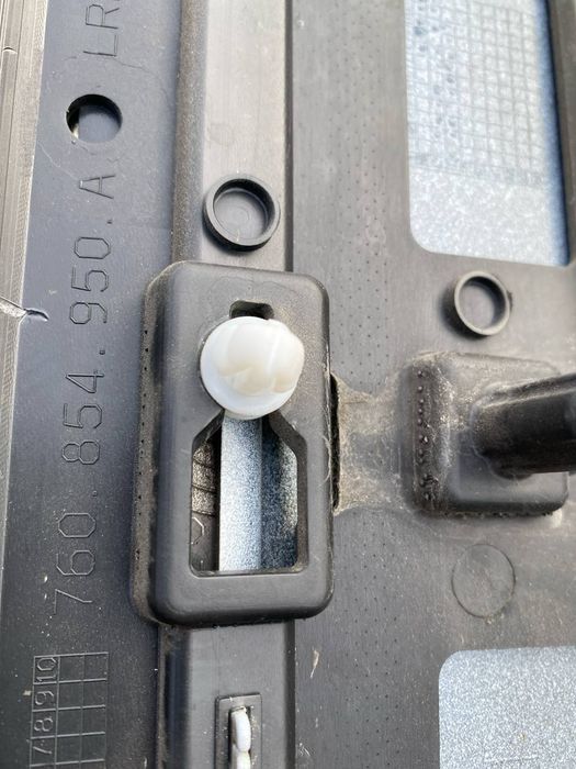 Volkswagen touareg 3 накладка задньої дверки 760854950a