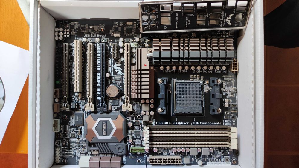 Motherboards Intel / AMD64586030875011123