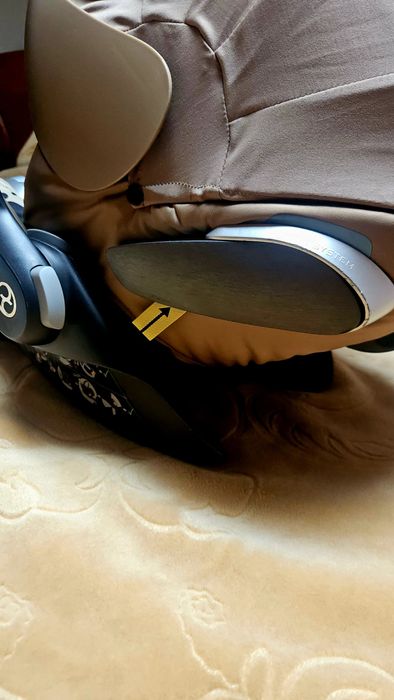 Babycoque Cybex Cloud Z edição limitada "one love" Karolina Kurkova