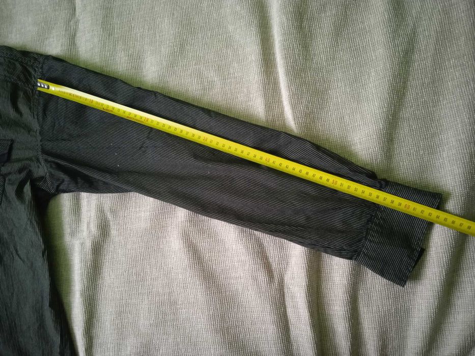 ciemna męska koszula w prążki zielono złota, modely L 41 / 42