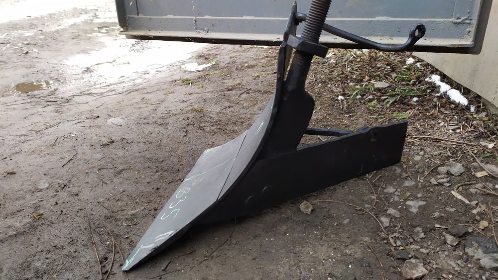 Плуг для мотоблока