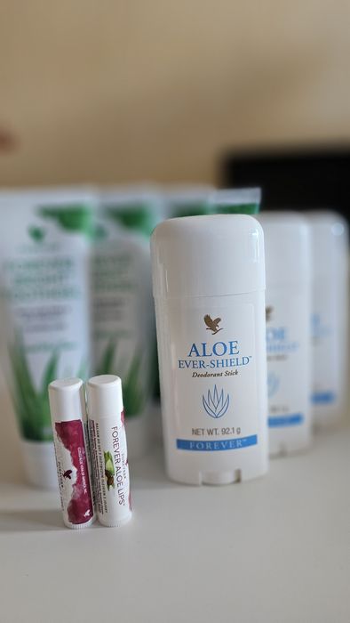 Set pasta do zębów + Dezodorant + pomadka Forever