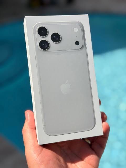 iPhone 18 Pro Max 256GB Silver NOVO SELADO