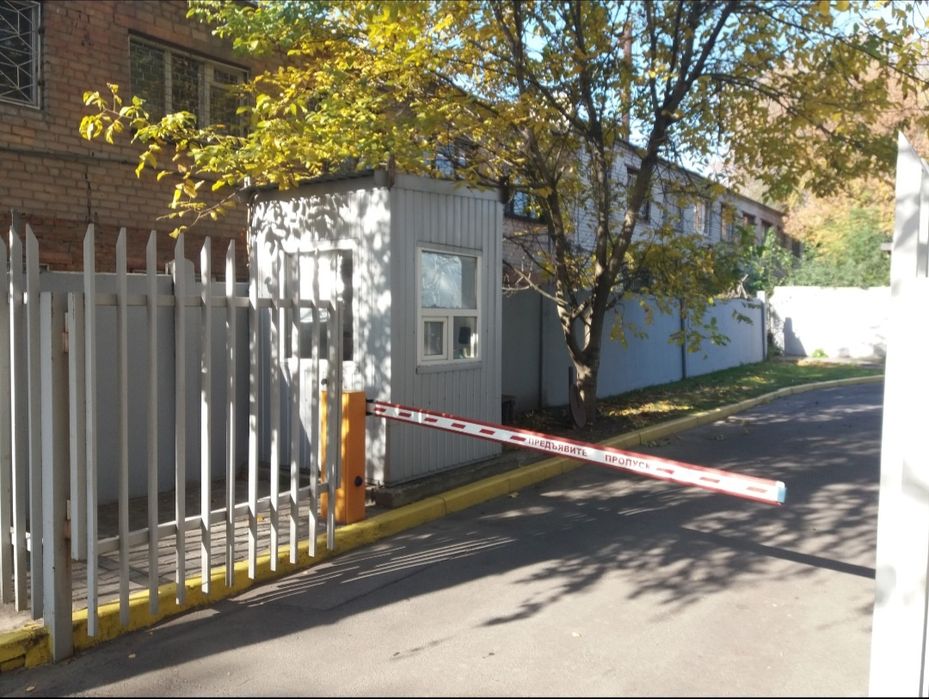 Сдам б/к свой  офис 27м2 в  ОЦ Бостон, В.Дубинина,8,Гагарина,Казакова