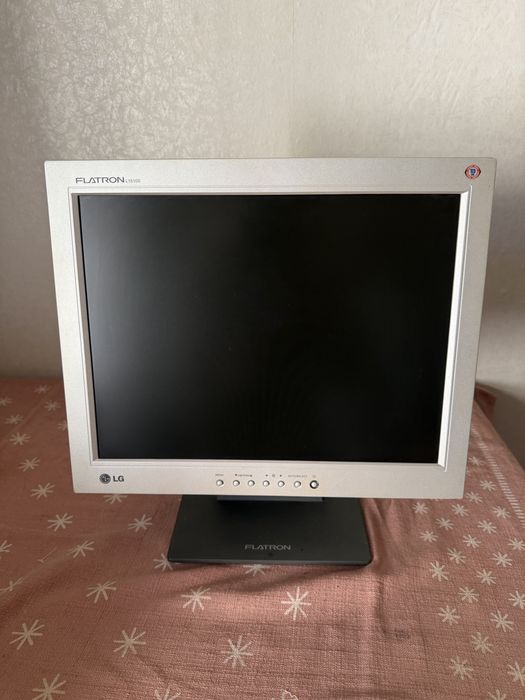 Монитор LG flatron L1510S
