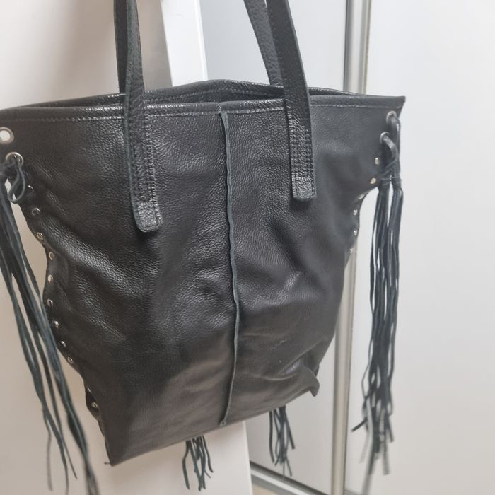 By o la la frędzle skórzana shopper