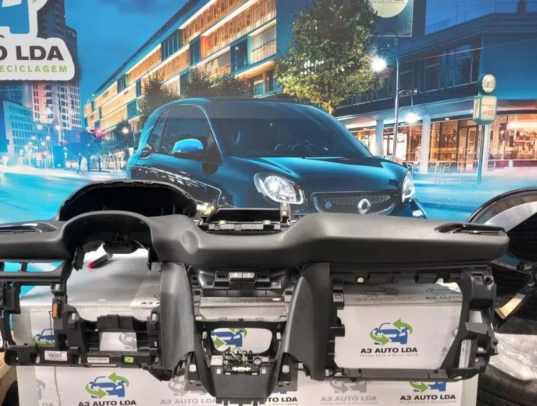 Tablier completo com capa de airbag e cintos Peugeot 208 e Peugeot 2008