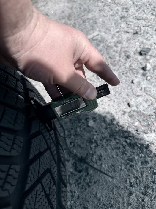 255 40 20 Pirelli Sottozero 3 99% 2023 Шини Зима