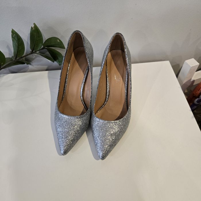 Srebrne brokatowe szpilki Lovet 39